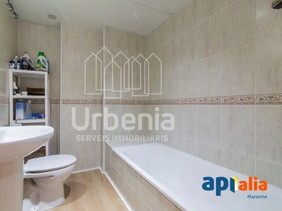 Baño de Piso en venta en Pineda de Mar con Calefacción y Terraza