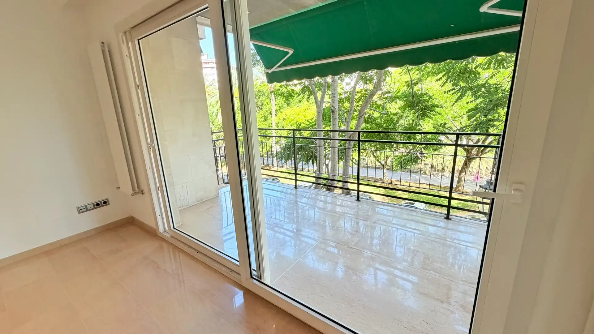 Balcony of Flat for rent in  Palma de Mallorca  with Air Conditioner, Terrace and Oven