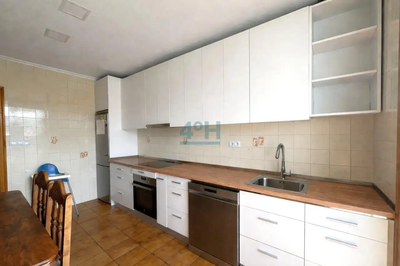 Kitchen of Flat for sale in Ourense Capital   with Heating, Parquet flooring and Storage room