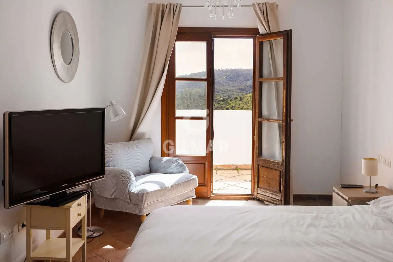 Habitación de Casa adosada en venta en Benahavís con Calefacción y Piscina