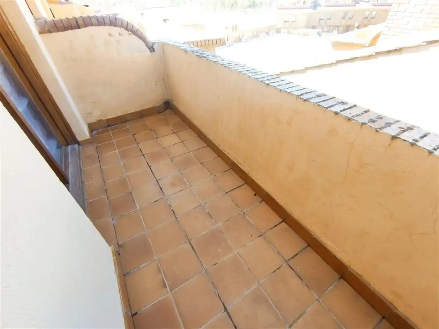 Terrassa de Casa adosada en venda en Saldaña amb Parquet, Moblat i Balcó