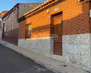 Exterior view of House or chalet for sale in Puertollano  with Storage room