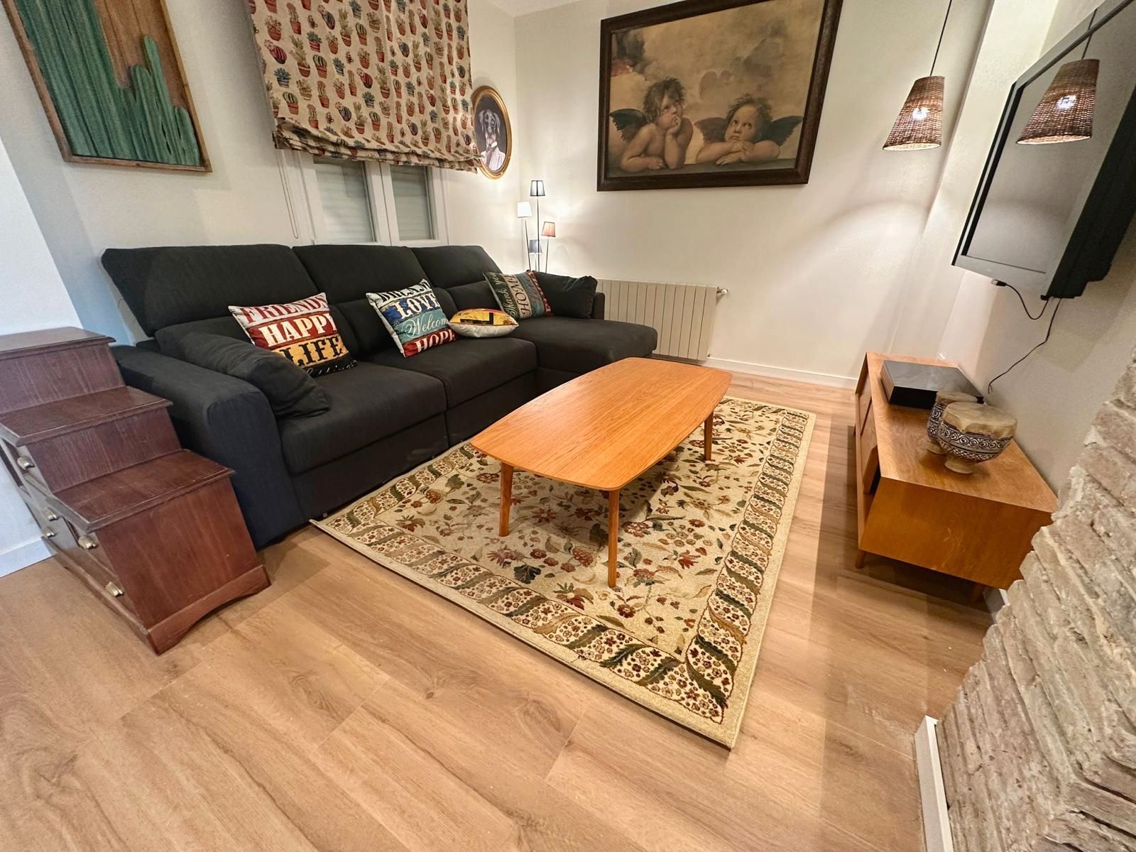 Sala d'estar de Pis de lloguer en  Zaragoza Capital amb Calefacció, Moblat i Forn