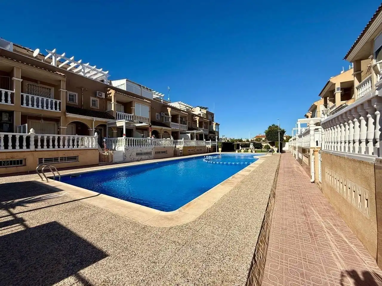 Piscina de Casa o xalet en venda en Orihuela amb Calefacció, Jardí privat i Piscina