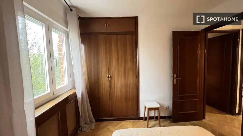 Bedroom of Flat for rent in Madrid  with Air Conditioner, Heating and Furnished