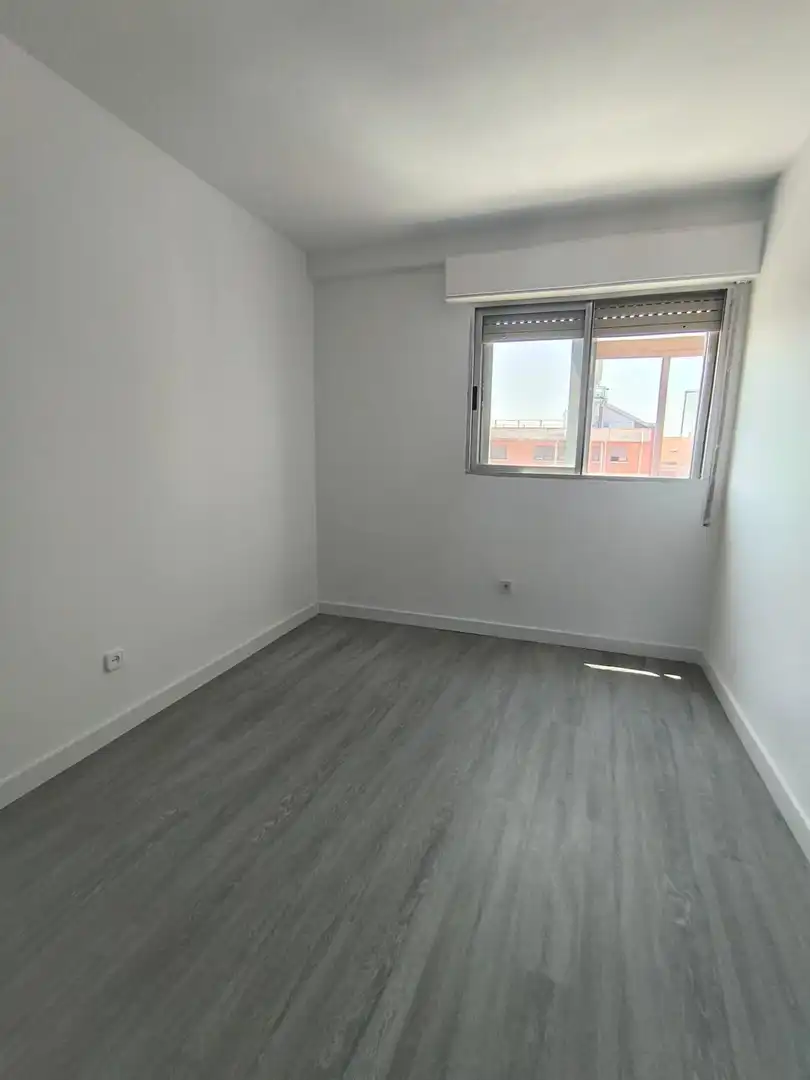 Habitación de Piso en venta en Fuenlabrada con Terraza y Alarma