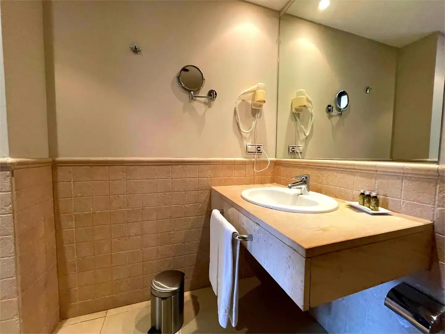 Badezimmer von Wohnungen zum Verkauf in Cartaya mit Klimaanlage, Heizung und Terrasse
