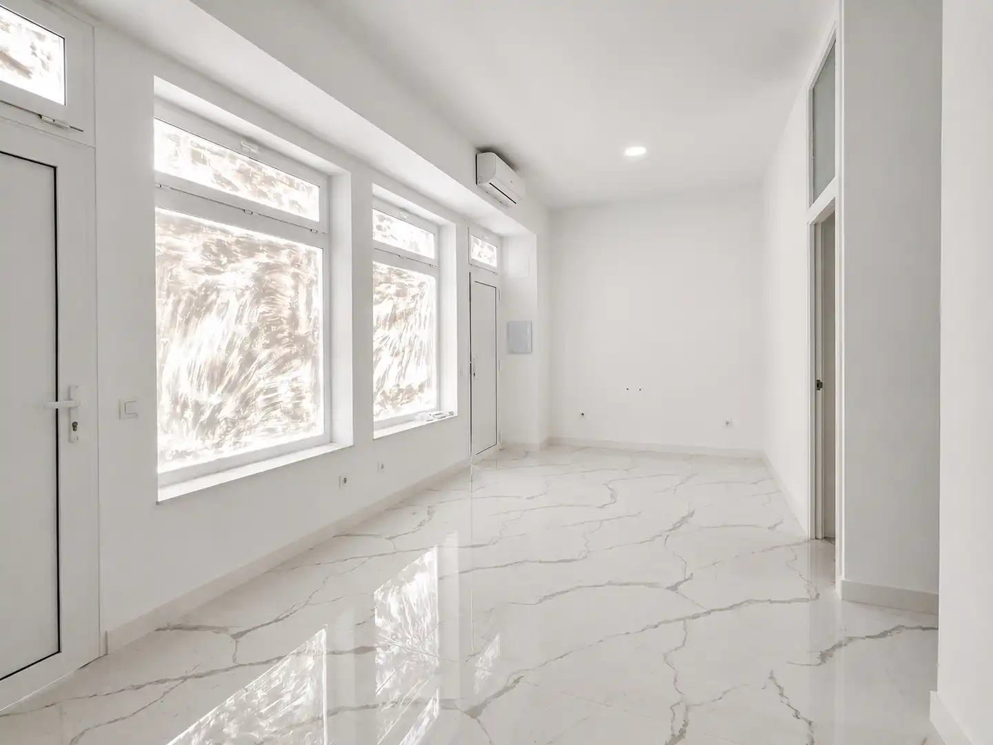 Local comercial en alquiler en Avenida Victoria Kent