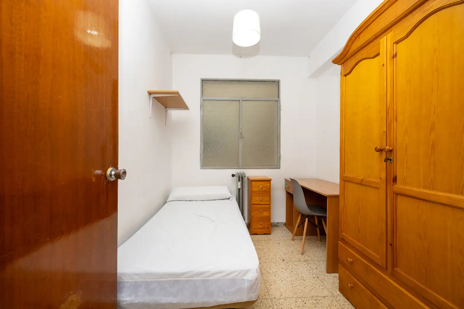 Bedroom of Flat for rent in Granada  with Heating, Furnished and Washing machine