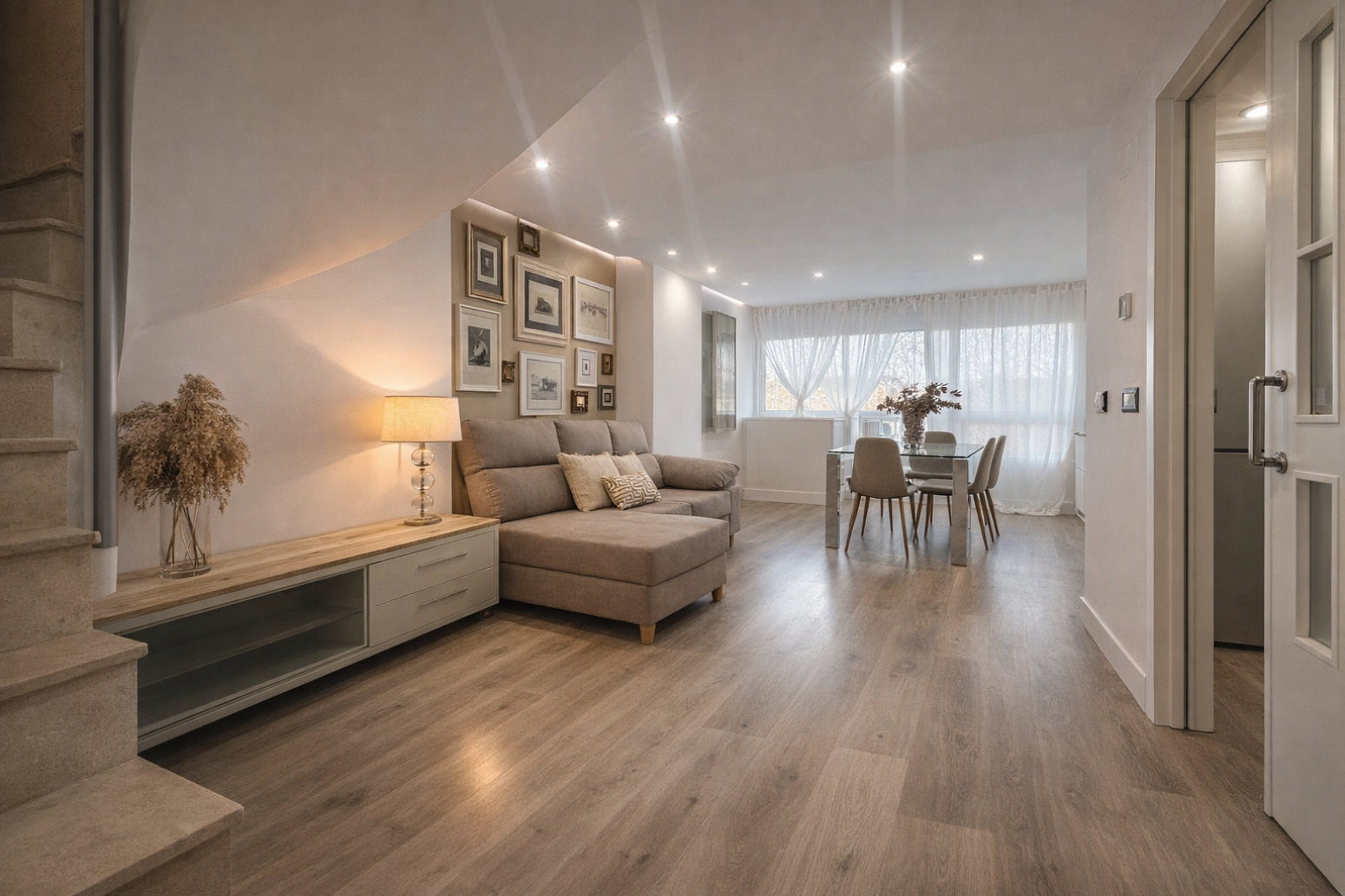 Sala de estar de Piso de alquiler en  Valencia Capital con Aire acondicionado y Amueblado