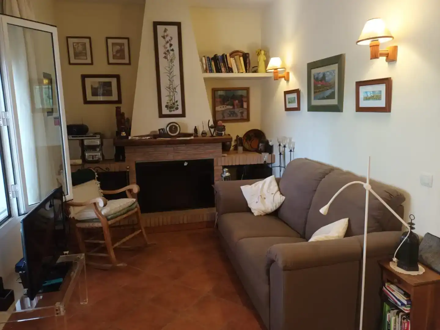 Sala d'estar de Finca rústica en venda en Yunquera amb Piscina