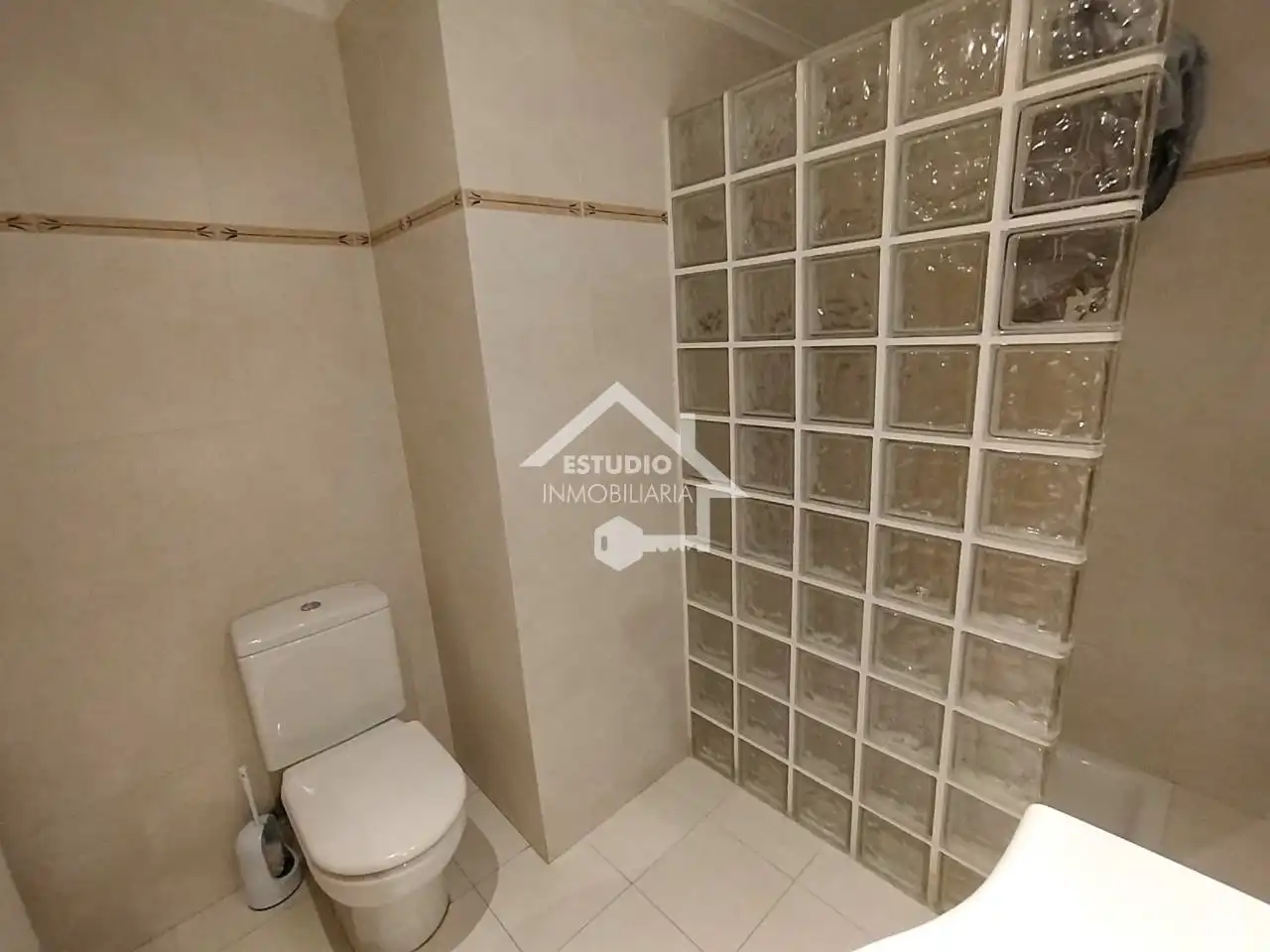 Baño de Dúplex en venta en Viana con Calefacción y Balcón