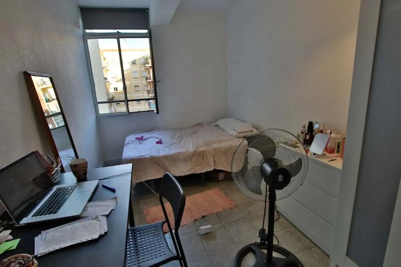 Bedroom of Flat for share in Extramurs