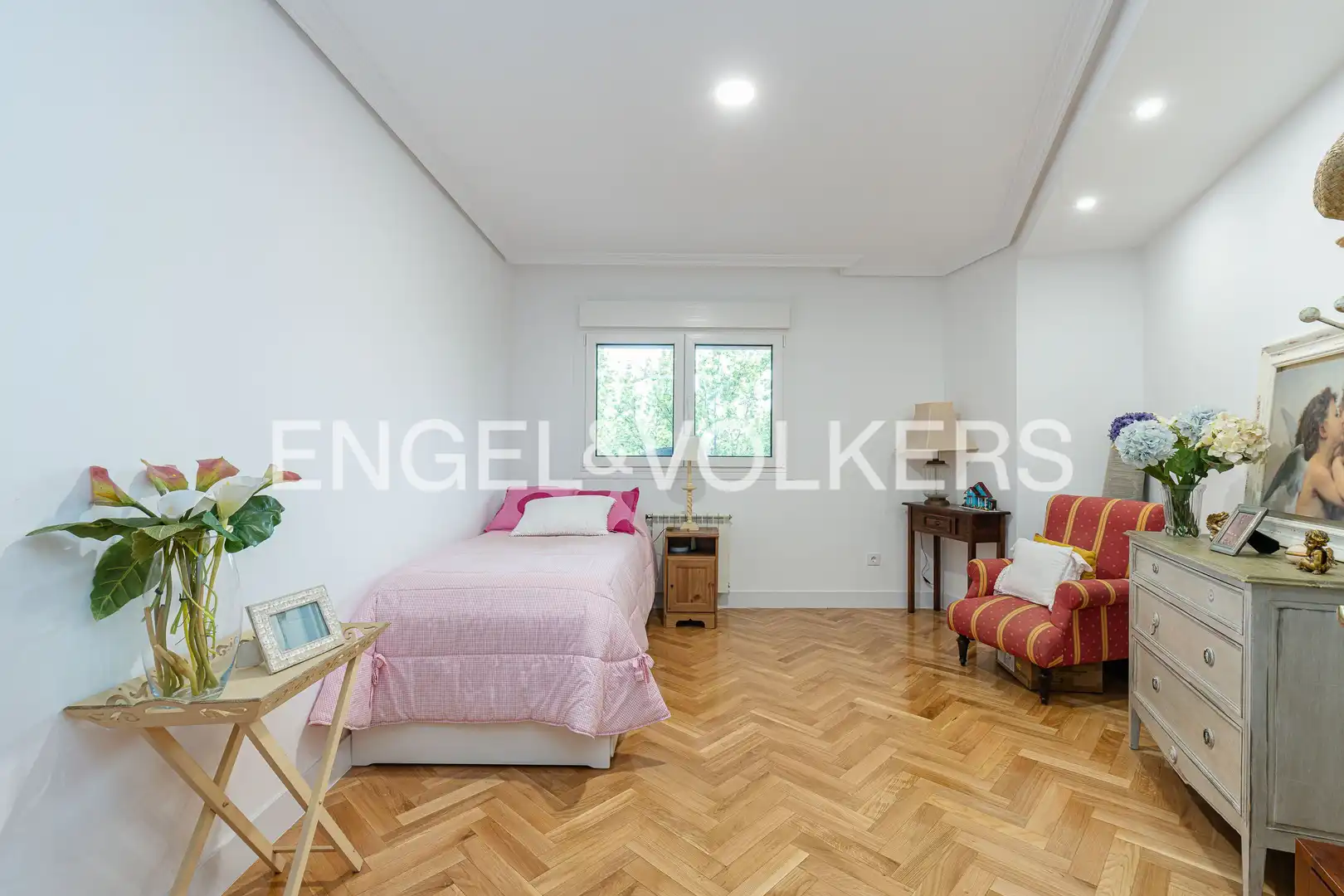 Sala de estar de Ático en venta en Majadahonda con Aire acondicionado, Calefacción y Parquet
