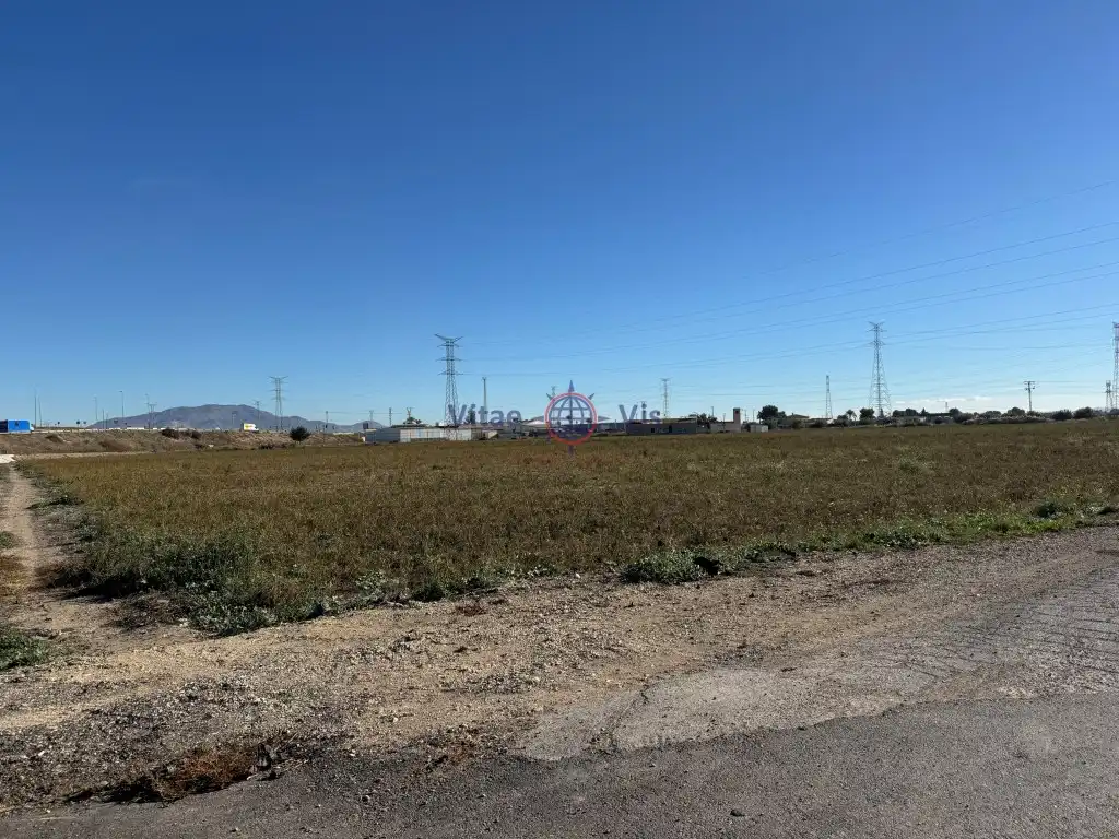 Terreny industrial en venda en Totana