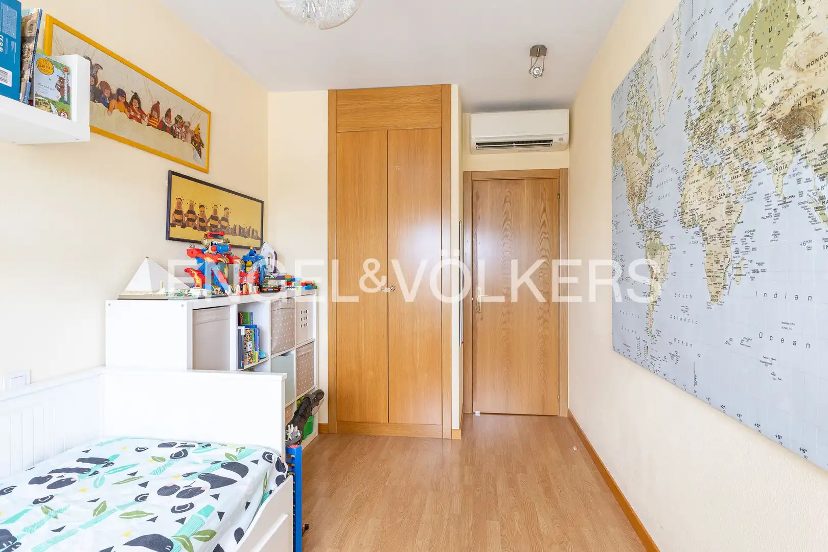 Bedroom of Flat for sale in Madrid  with Air Conditioner, Heating and Storage room