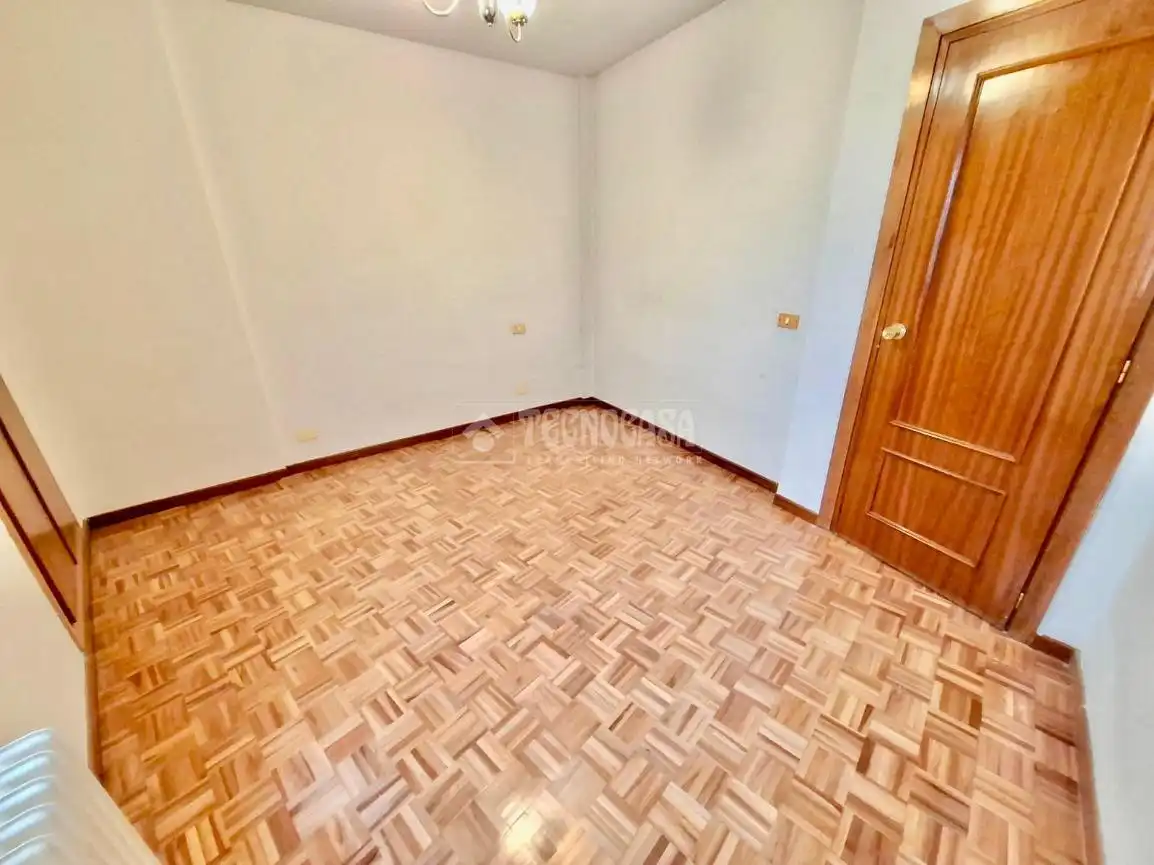 Habitación de Piso en venta en Ávila con Calefacción