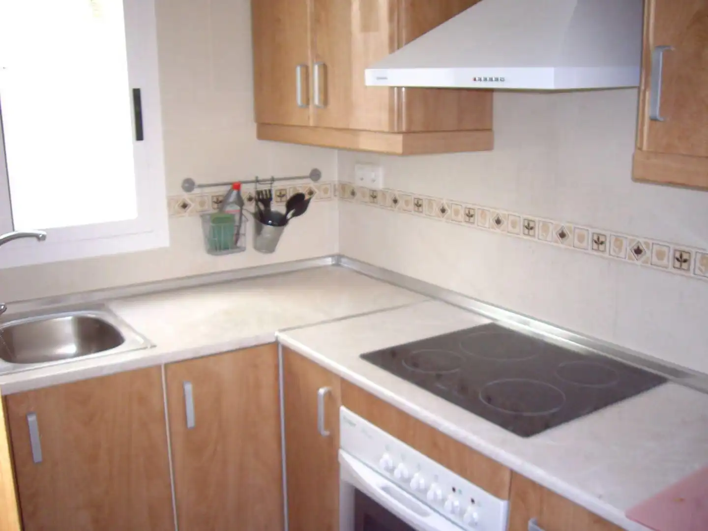 Cocina de Piso para compartir en Torrent con Amueblado, Horno y Lavadora