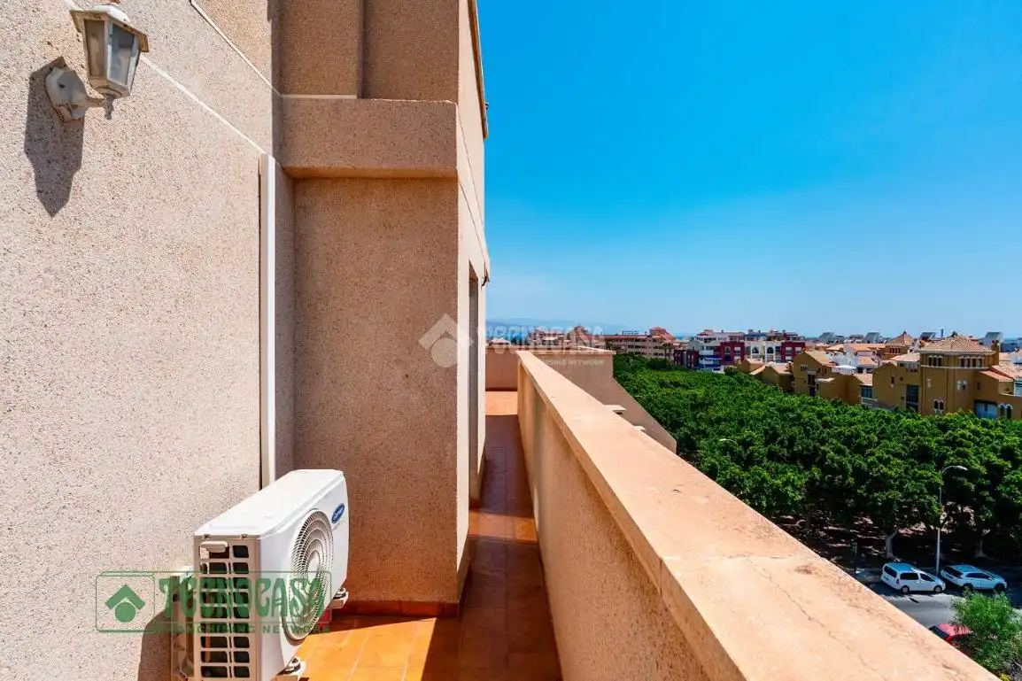 Terraza de Piso en venta en Roquetas de Mar con Calefacción y Terraza