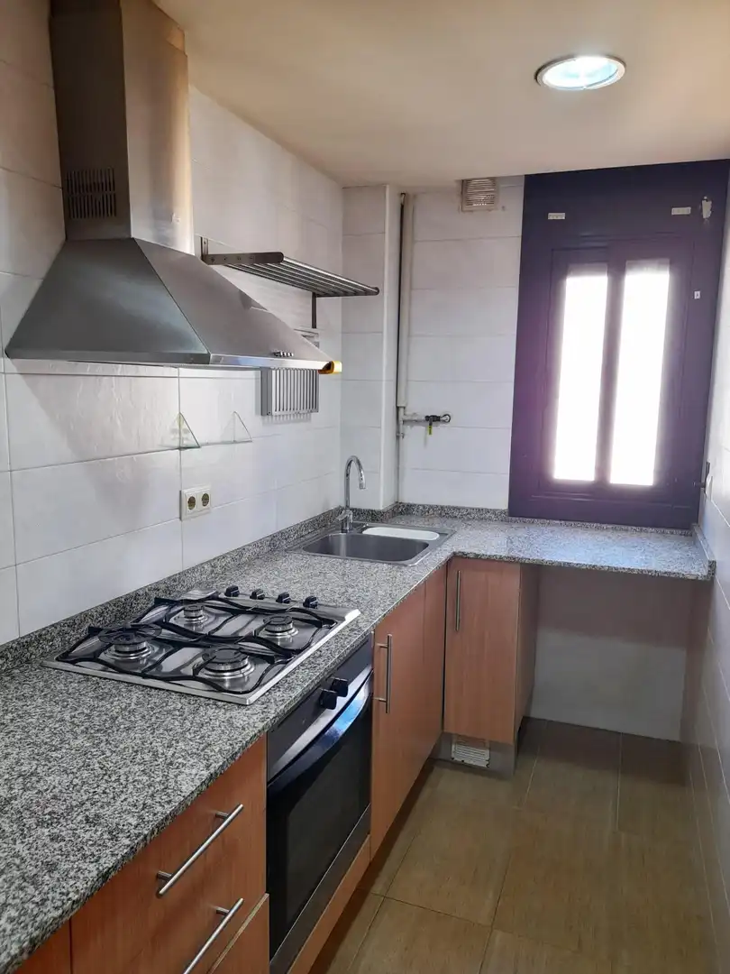 Cuina de Pis en venda en Mataró amb Calefacció, Parquet i Balcó