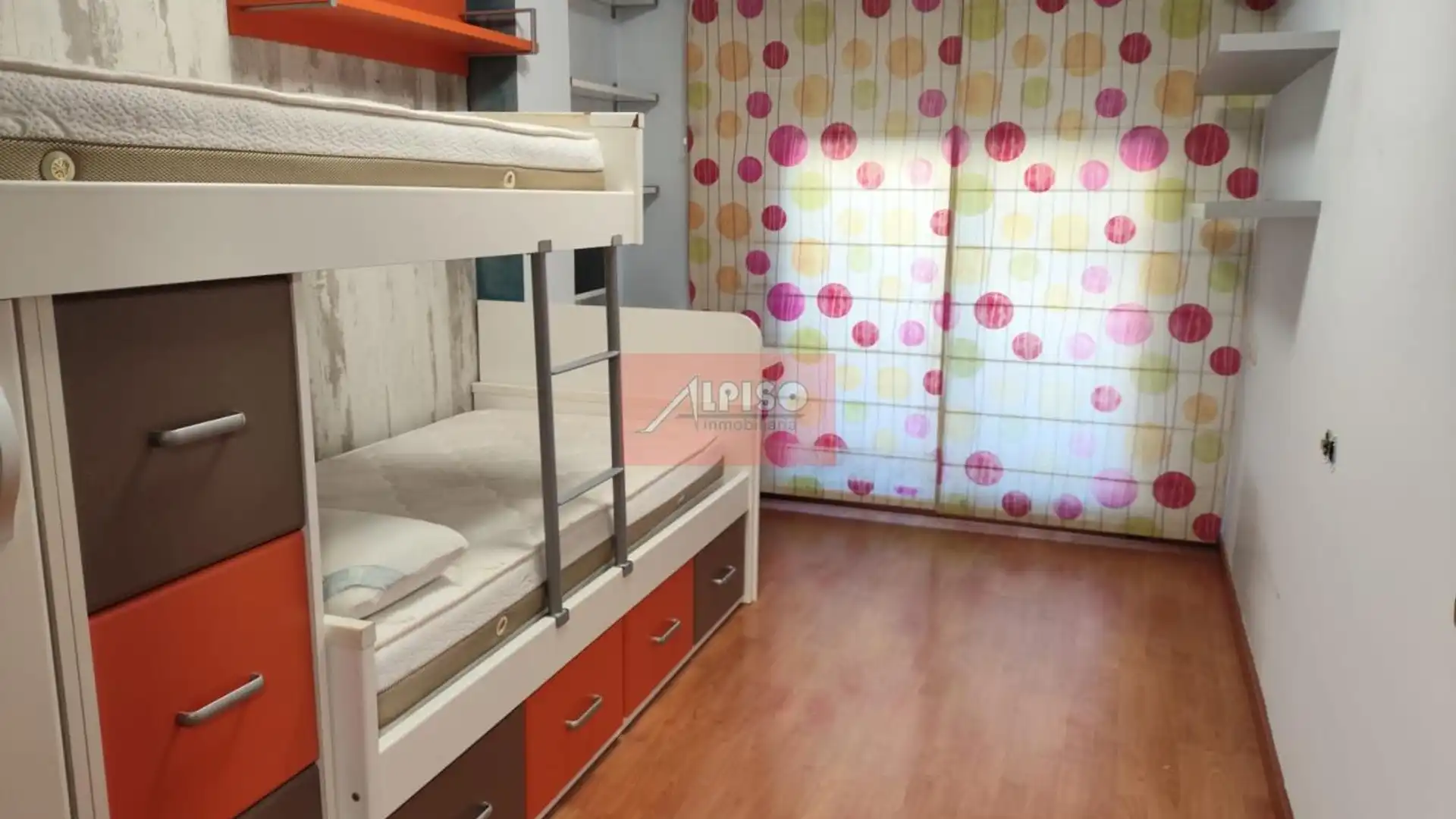 Habitación de Apartamento en venta en Ourense Capital  con Calefacción y Terraza