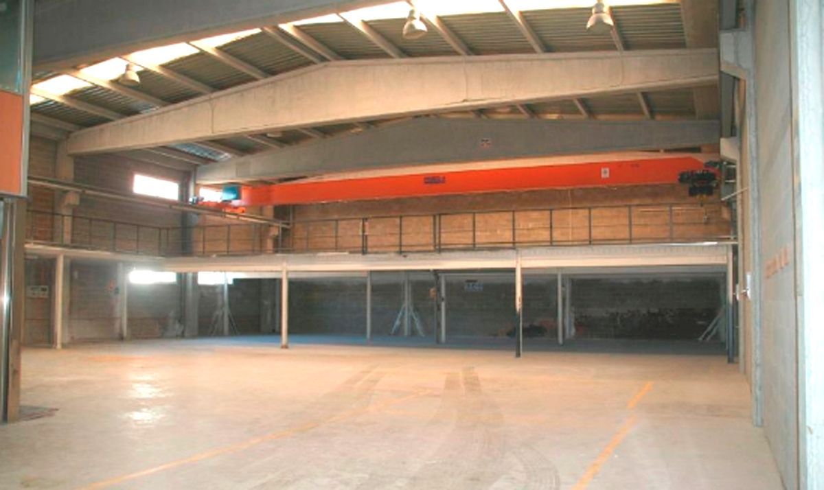 Nau industrial en venda en Montcada i Reixac