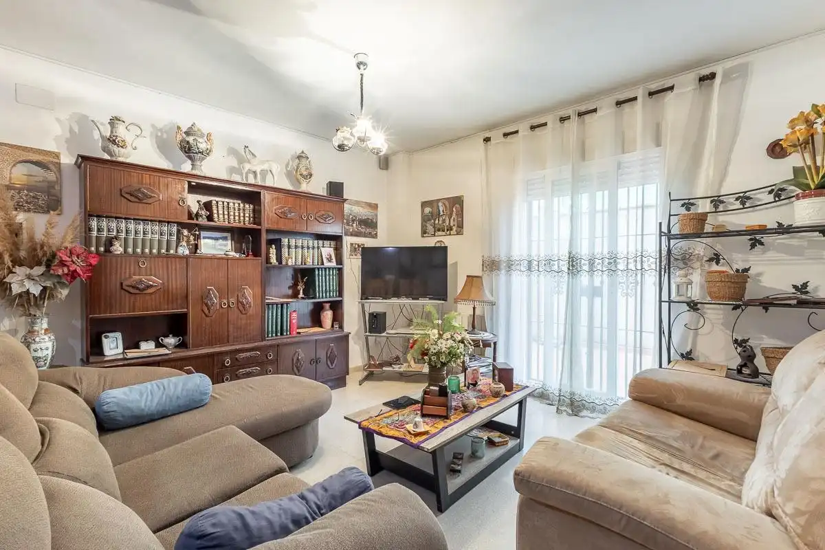Sala de estar de Casa adosada en venta en Alhendín con Calefacción, Terraza y Balcón