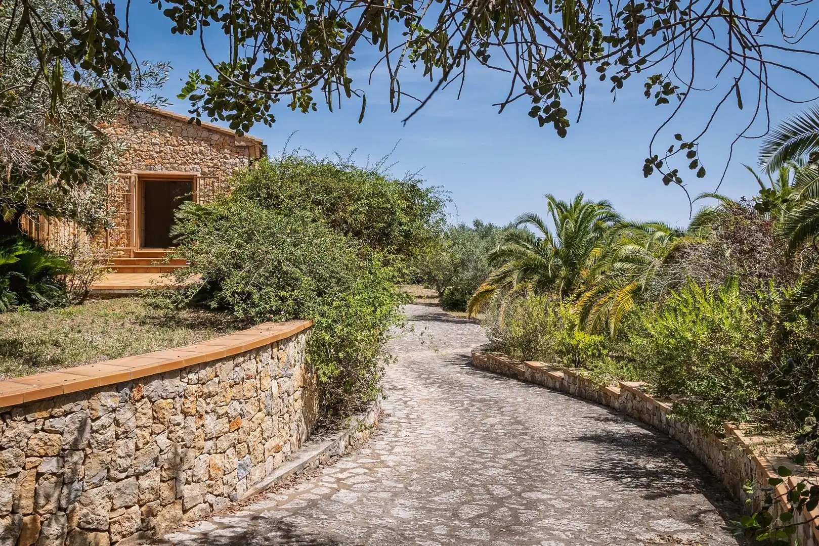 Vista exterior de Casa o xalet en venda en Pedreguer amb Aire condicionat, Calefacció i Jardí privat