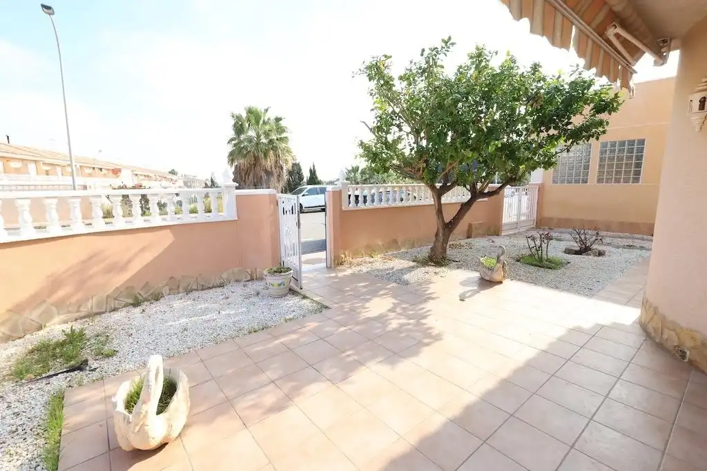 Garden of Houses for sale in Torrevieja  with Terrace, Swimming Pool and Furnished