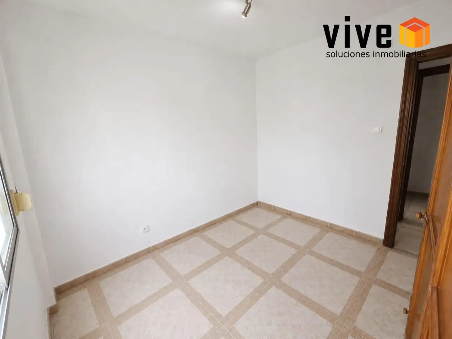 Bedroom of Flat for sale in Sevilla  with Air Conditioner and Heating