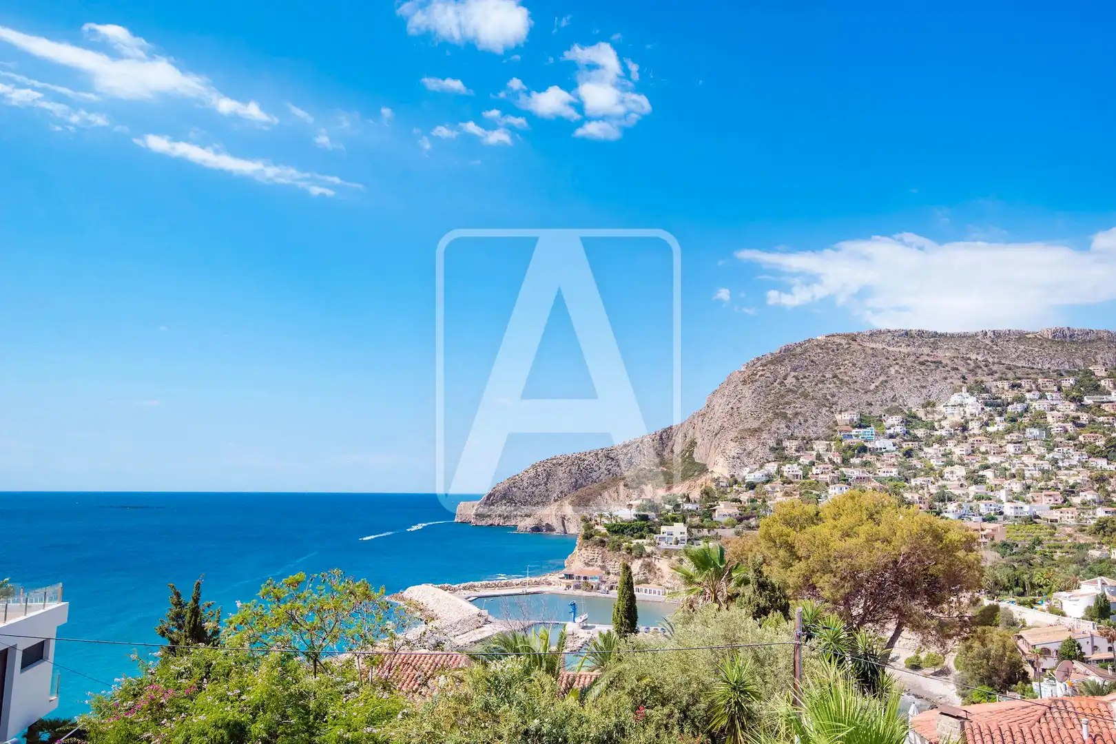 Vista exterior de Casa o xalet en venda en Calpe / Calp amb Aire condicionat, Jardí privat i Terrassa