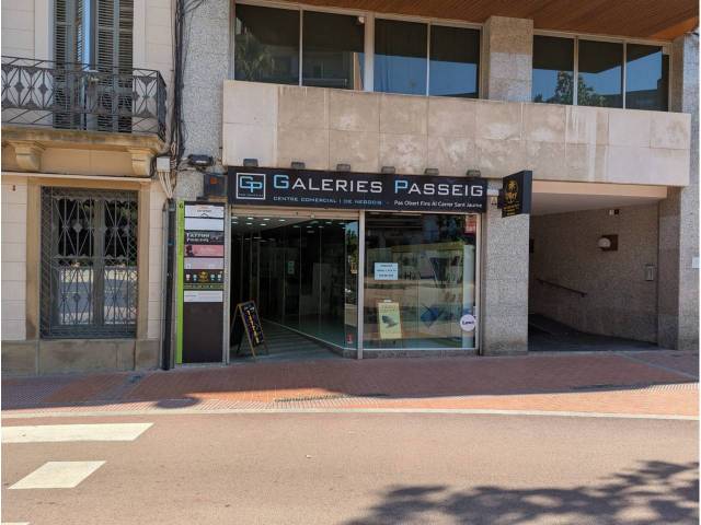 Local comercial en Venta en Comte d´Ègara en Barri del Centre