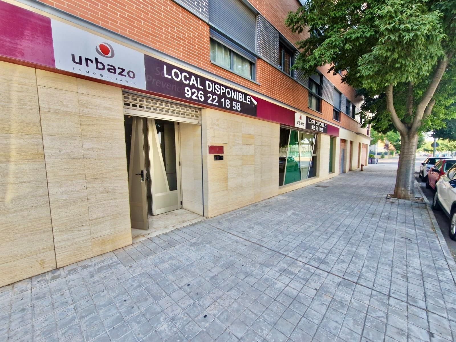 Vista exterior de Local en venda en Ciudad Real Capital amb Aire condicionat