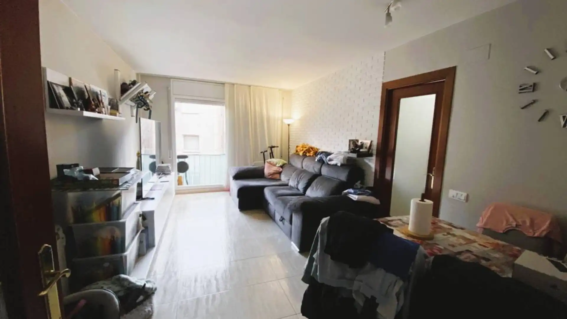 Sala d'estar de Pis en venda en Terrassa amb Calefacció i Balcó