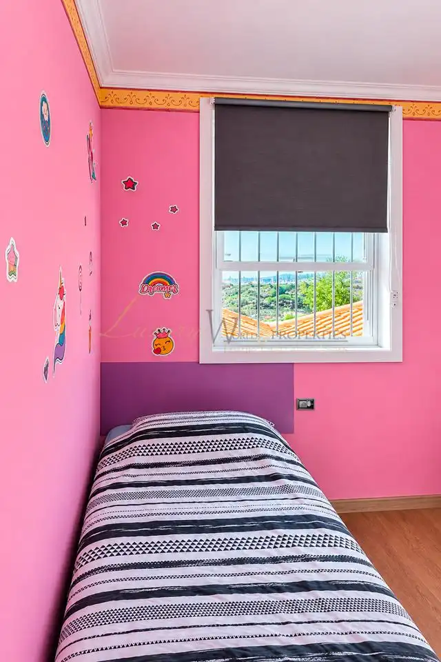 Bedroom of Houses for sale in Las Rosas