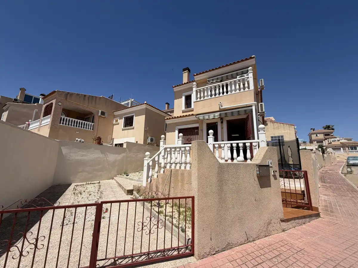 Haus zum Verkauf in Orihuela ciudad
