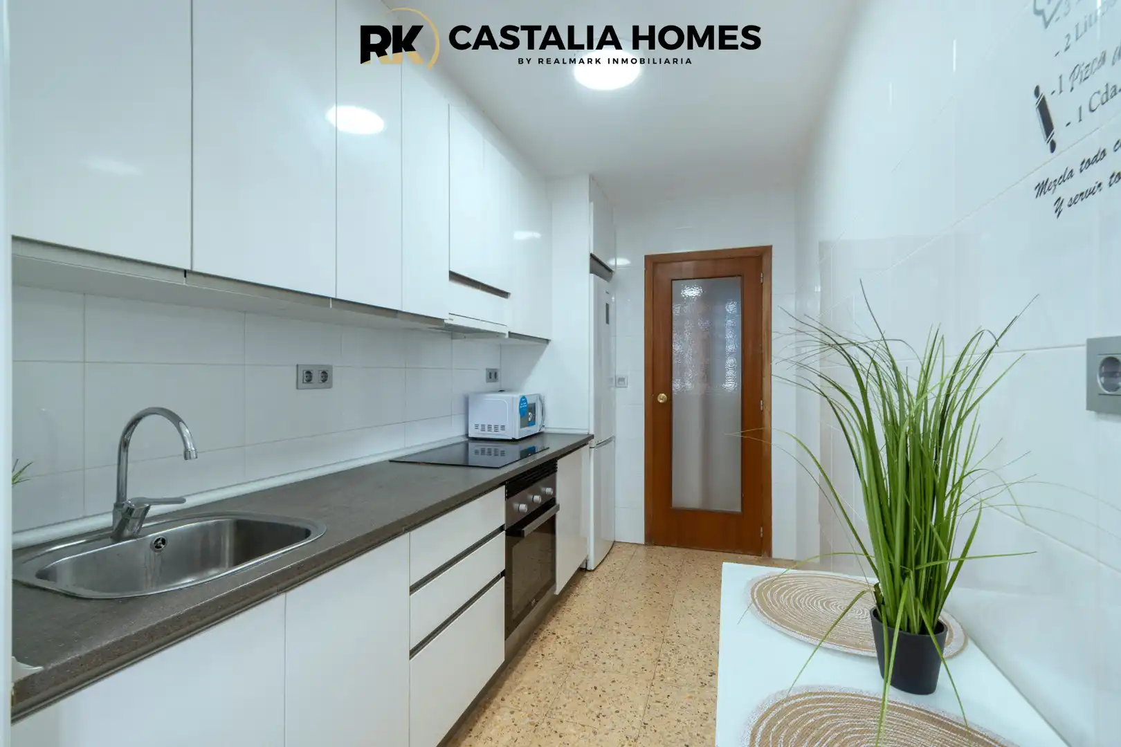 Cocina de Apartamento en venta en Benicasim / Benicàssim con Terraza y Piscina comunitaria