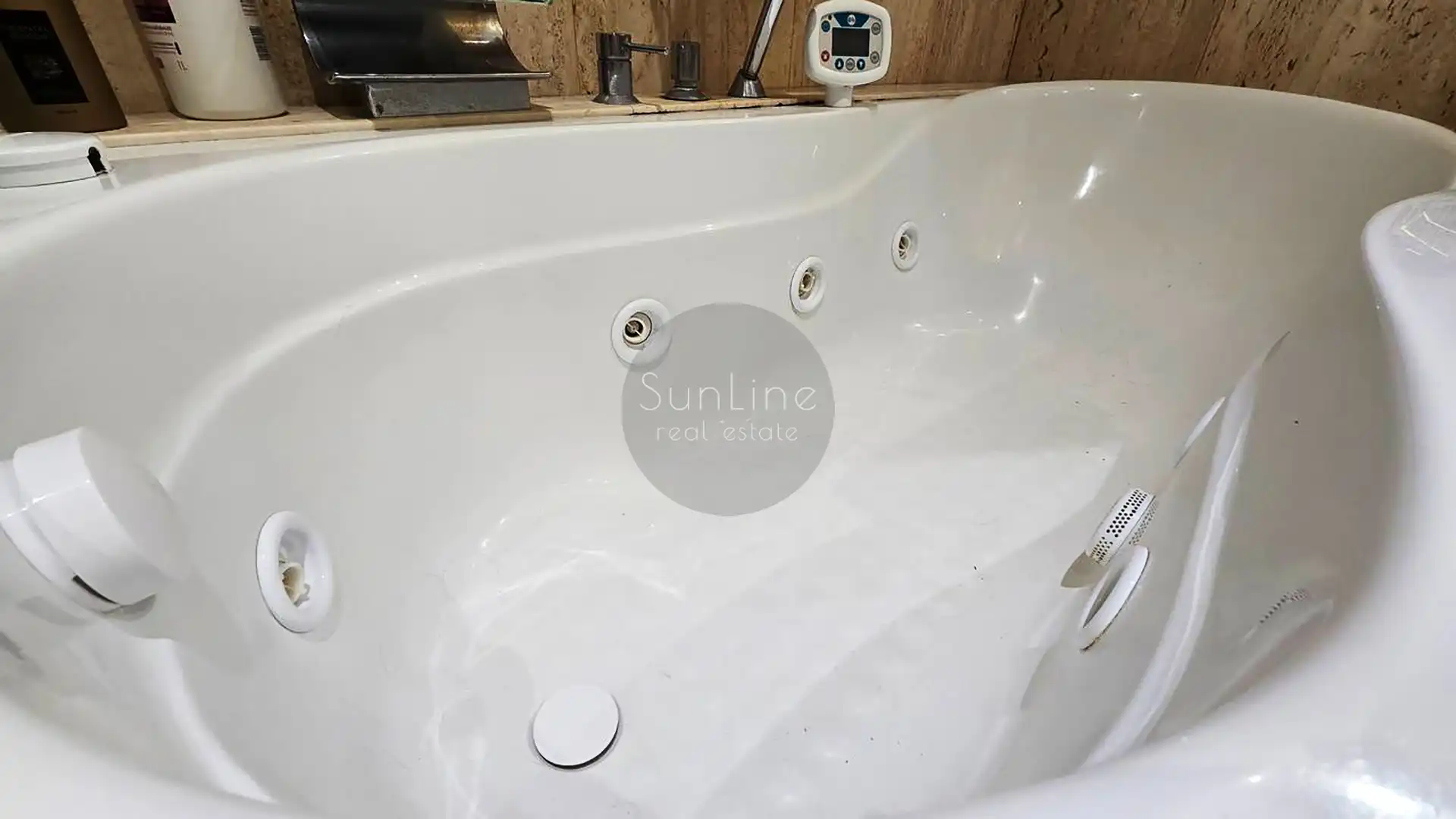 House with pool for sale in Carrer Font de la Carrasquera, imagen 138