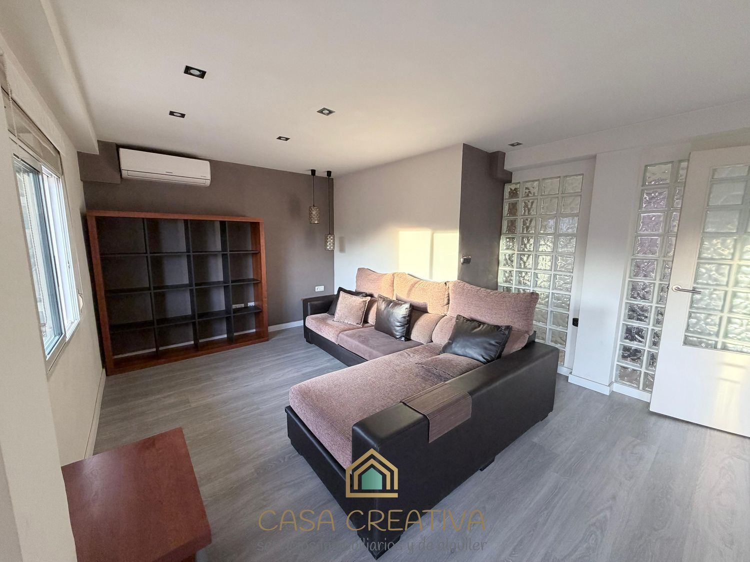 Living room of Flat for sale in  Valencia Capital  with Air Conditioner and Storage room