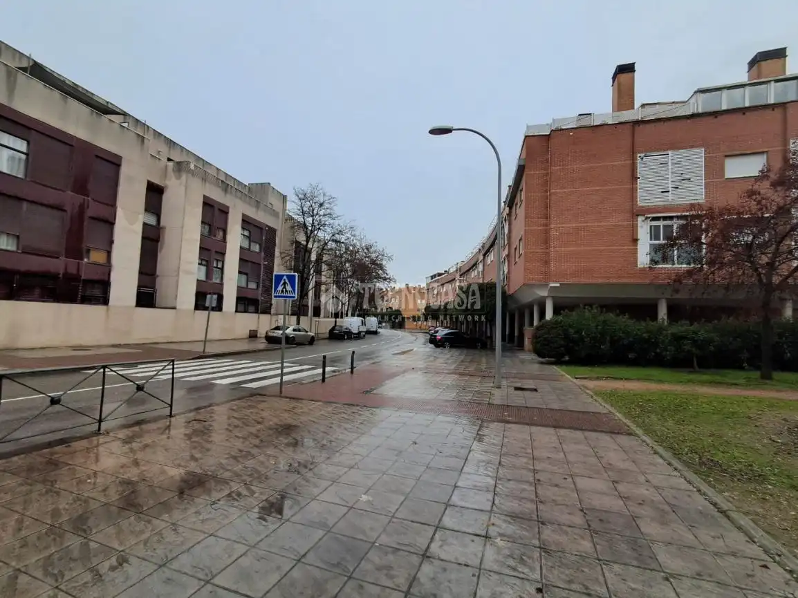 Vista exterior de Local de alquiler en Pinto