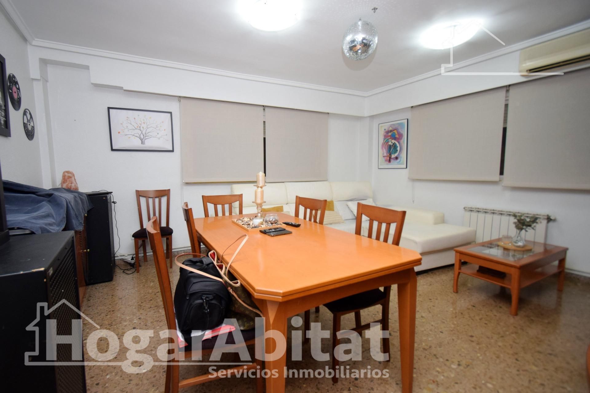 Sala d'estar de Pis en venda en Paterna amb Aire condicionat, Calefacció i Alarma