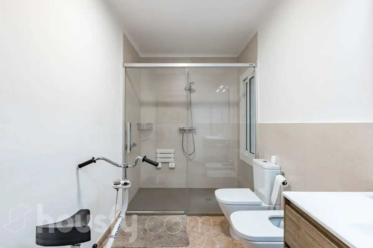 Badezimmer von Wohnung zum Verkauf in Barcelona mit Möbliert