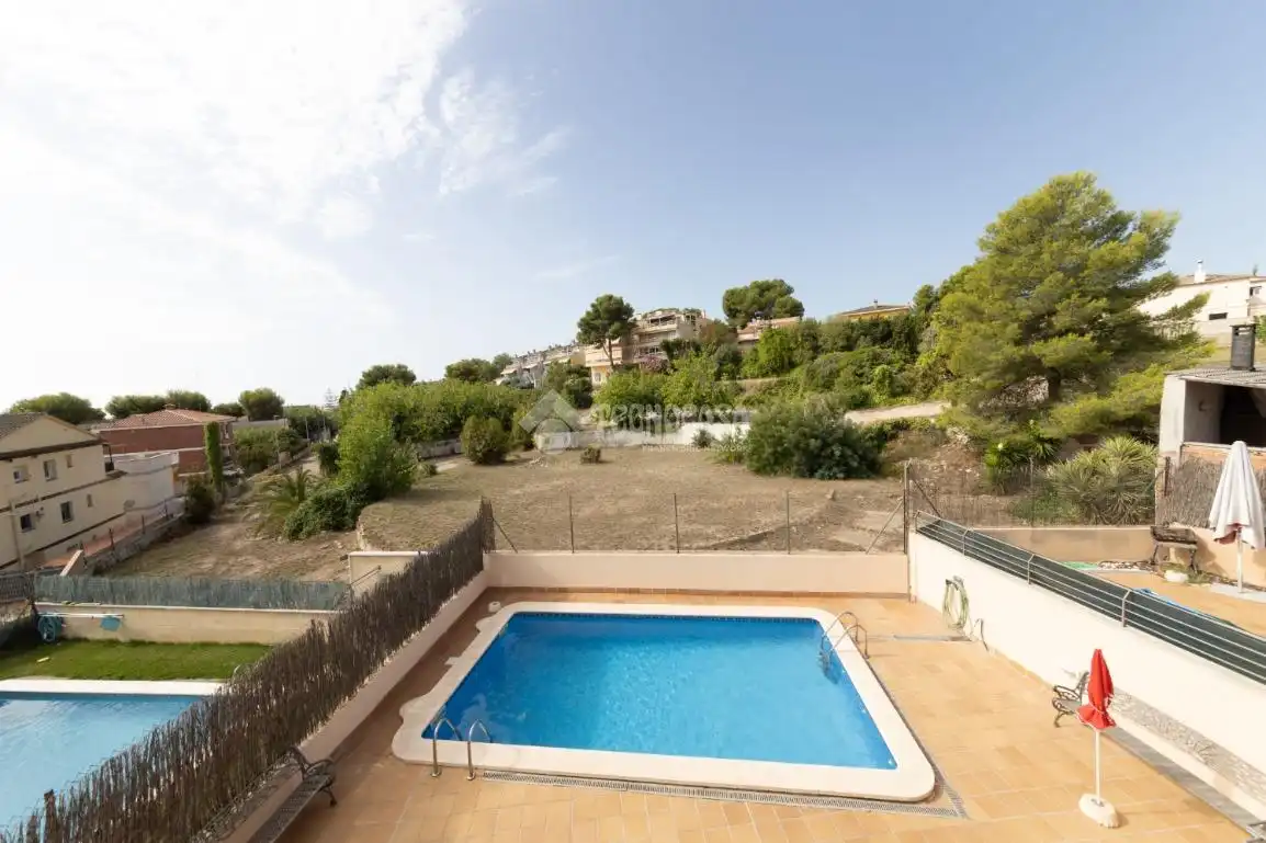 Wohnung zum Verkauf in Calafell mit Klimaanlage, Abstellraum und Balkon