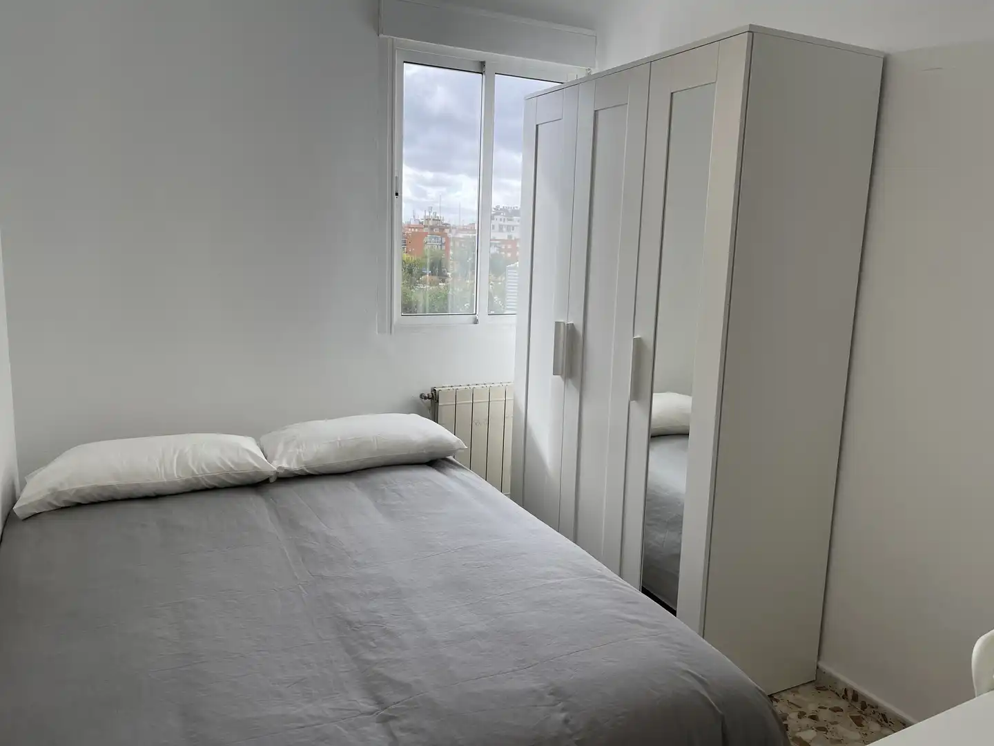 Room in Calle Alcocer, 37, Los Ángeles