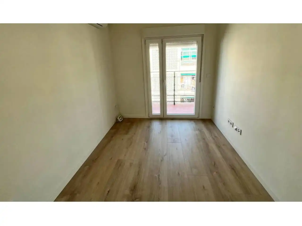 Schlafzimmer von Wohnung zum Verkauf in Sant Joan Despí mit Klimaanlage, Heizung und Parkett