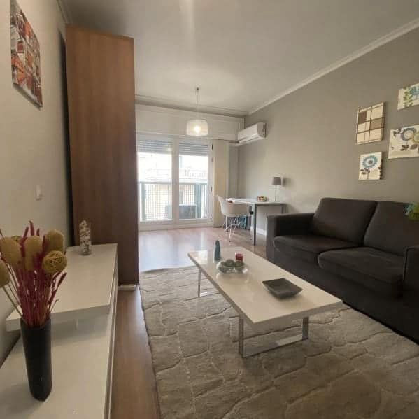 Sala d'estar de Apartament de lloguer en  Madrid Capital amb Aire condicionat, Moblat i Es permeten mascotes