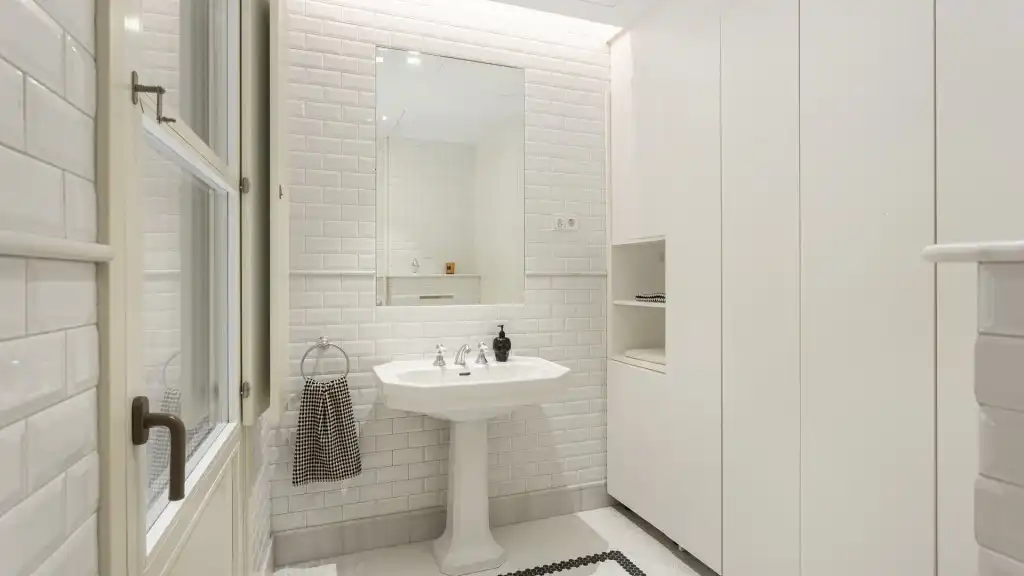 Baño de Apartamento en venta en Barcelona con Aire acondicionado y Calefacción