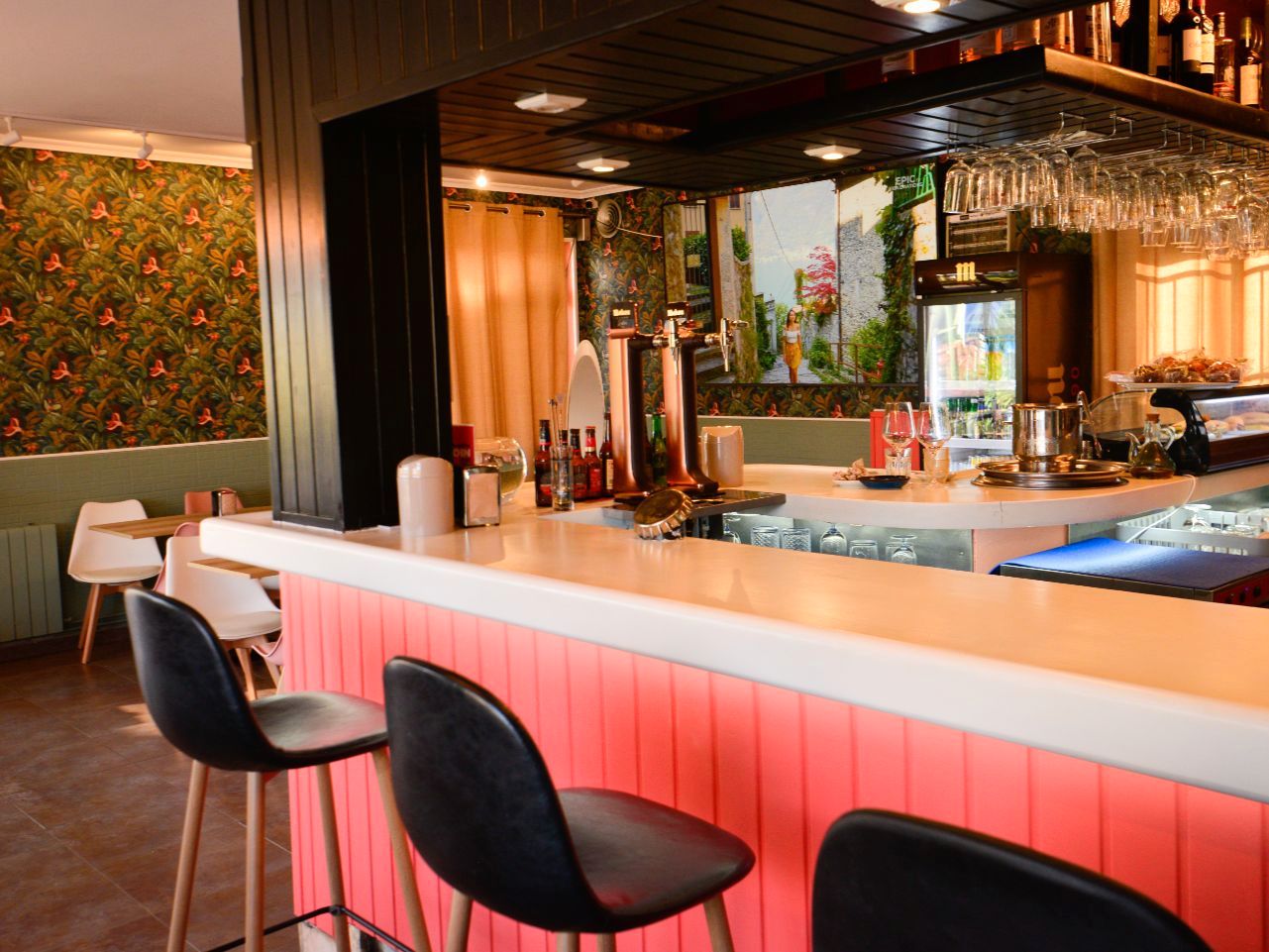 Local de lloguer en Meruelo amb Calefacció, Terrassa i Moblat