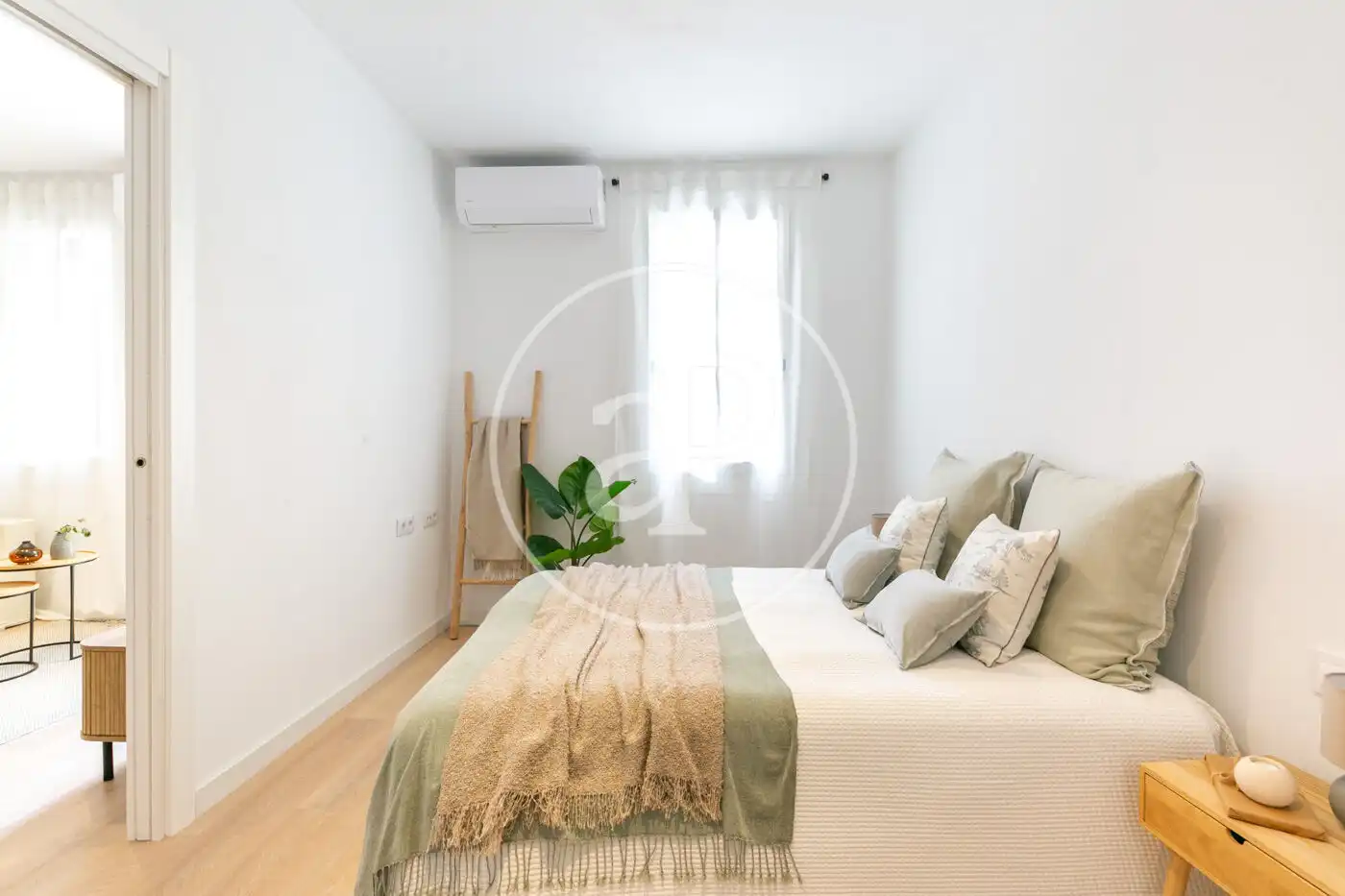 Habitación de Piso en venta en Barcelona con Aire acondicionado, Calefacción y Balcón