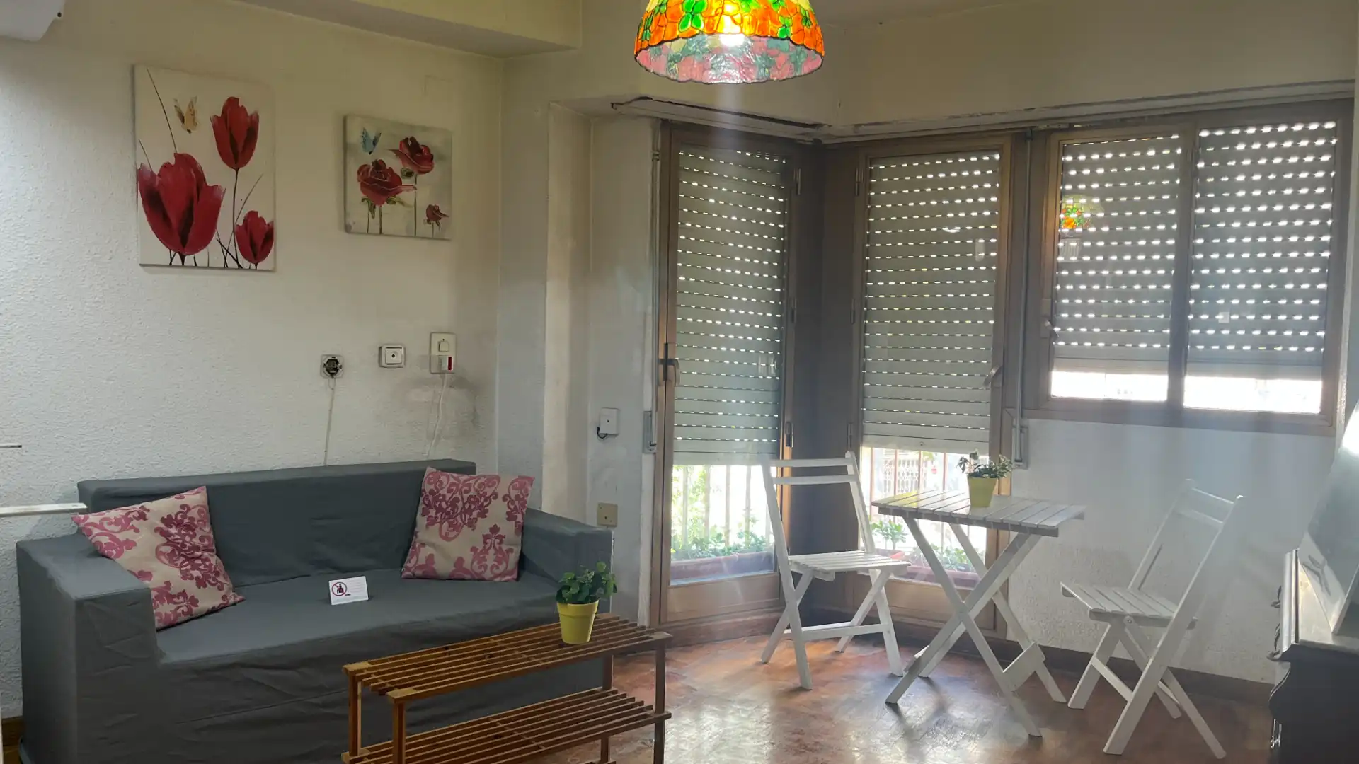 Sala d'estar de Estudi en venda en  Valencia Capital amb Parquet i Alarma